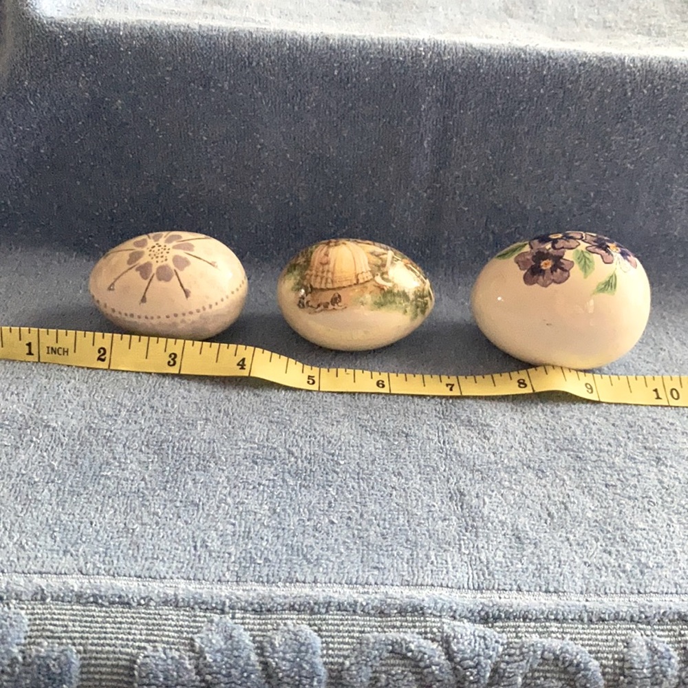 3 Beautiful Decorative Ceramic Eggs gorgeous